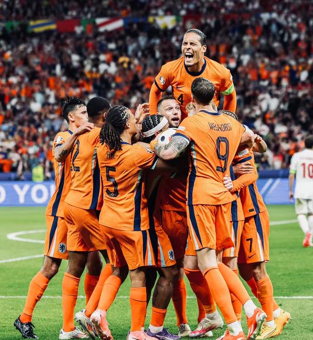 爱游戏官网-荷兰队在足球比赛中创造惊人战绩英文